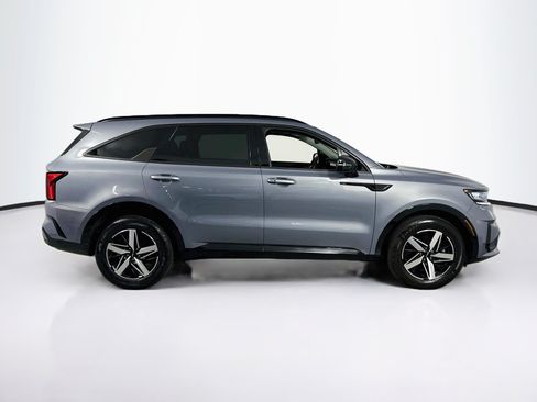 Used 2023 Kia Sorento EX w/ Panoramic Sunroof Package FWD image 4