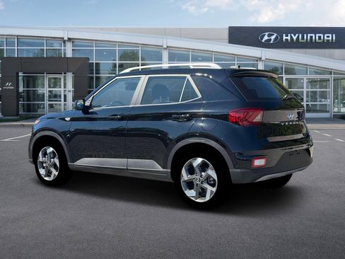 New 2026 Hyundai Venue SEL FWD image 4