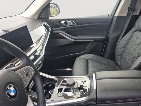 Used 2024 BMW X7 xDrive40i image 30