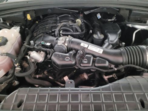 Used 2023 Jeep Grand Cherokee Laredo w/ Luxury Tech Group I RWD image 30