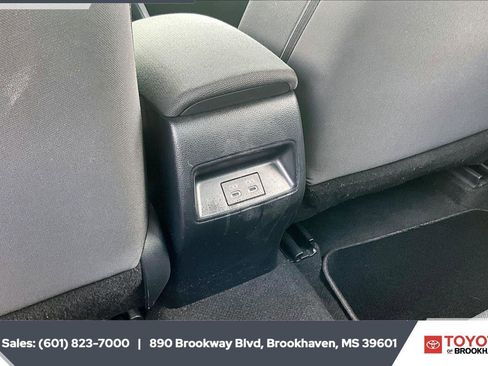 Used 2024 Toyota Corolla LE image 24