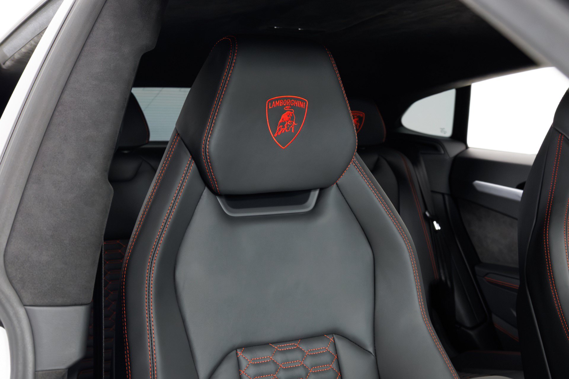 Used 2024 Lamborghini Urus S AWD/4WD image 39