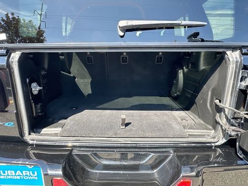 Used 2022 Jeep Wrangler Unlimited Sahara image 32