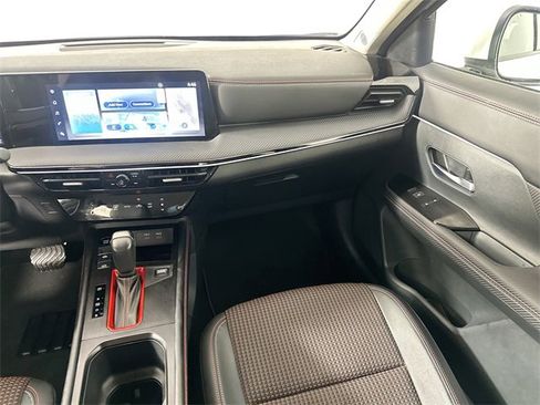 Used 2025 Nissan Kicks SR image 23