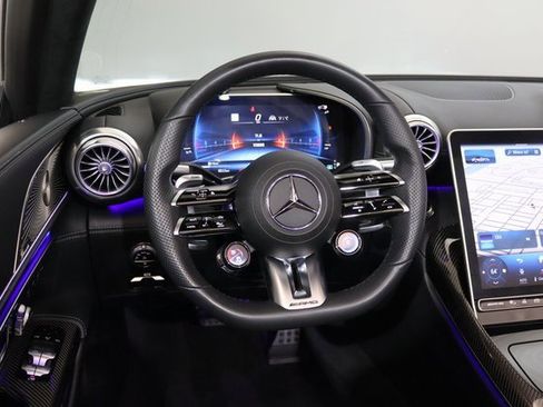 Used 2022 Mercedes-Benz SL 55 AMG 4MATIC w/ Driver Assistance Package image 20