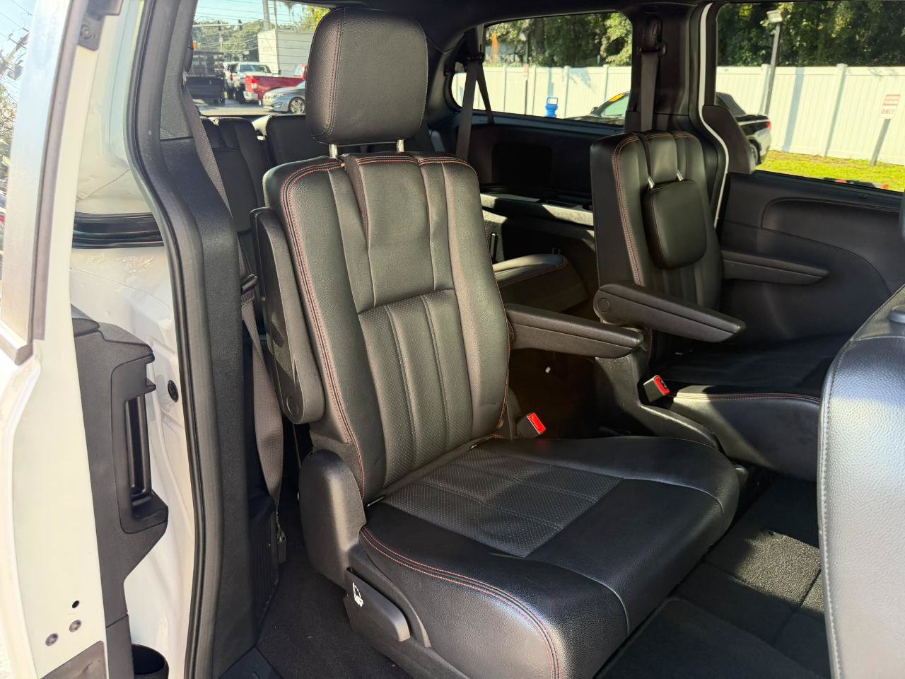 Used 2019 Dodge Grand Caravan GT FWD image 41