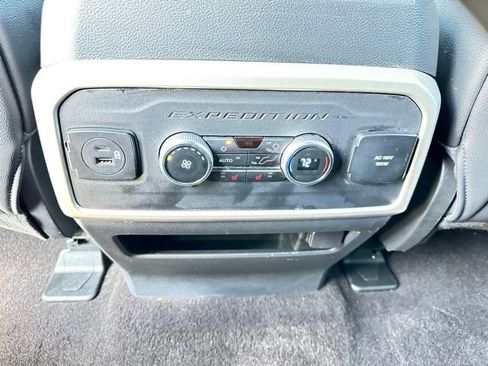Used 2023 Ford Expedition Limited AWD/4WD image 14