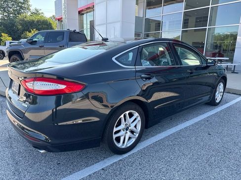 Used 2014 Ford Fusion SE w/ Equipment Group 202A FWD image 3