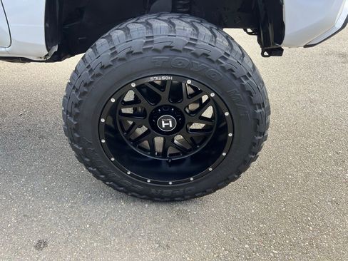 Used 2021 Toyota Tacoma SR AWD/4WD image 12