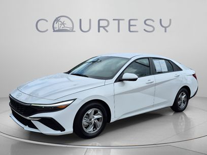Used 2025 Hyundai Elantra SE
