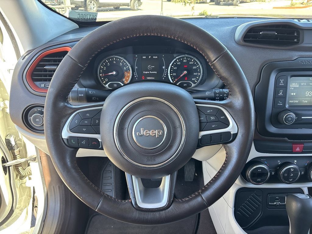 Used 2017 Jeep Renegade Latitude w/ Popular Equipment Group FWD image 27