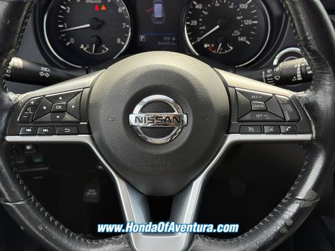 Used 2020 Nissan Rogue SV FWD image 18