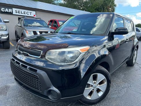 Used 2014 Kia Soul FWD image 1