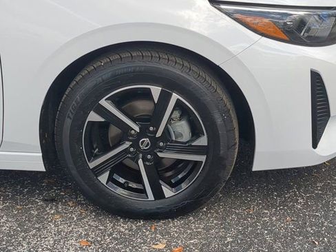 Used 2025 Nissan Sentra SV FWD image 10