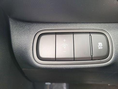 Used 2024 Hyundai Venue SEL FWD image 26