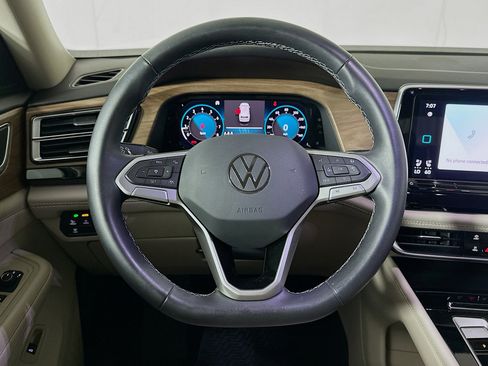 Used 2024 Volkswagen Atlas SE image 18