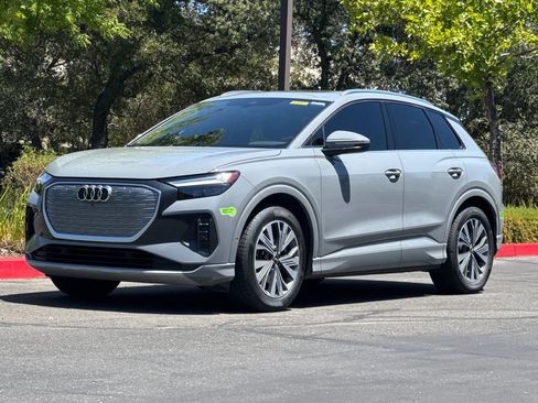 Used 2023 Audi Q4 e-tron Premium Plus w/ Premium Plus RWD image 9