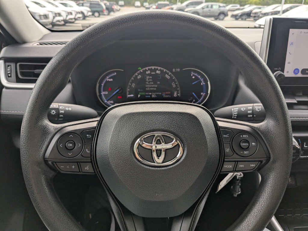 Used 2025 Toyota RAV4 LE AWD/4WD image 22