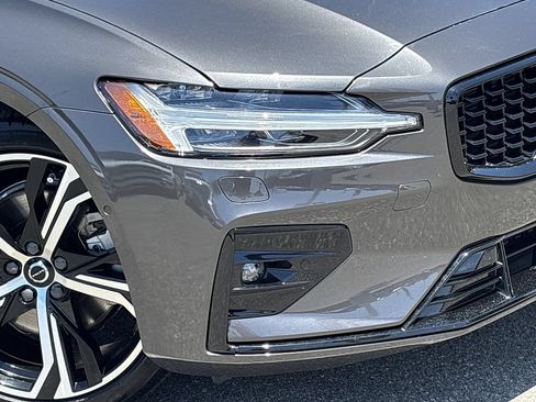 Used 2024 Volvo S60 B5 Plus w/ Climate Package AWD/4WD image 7