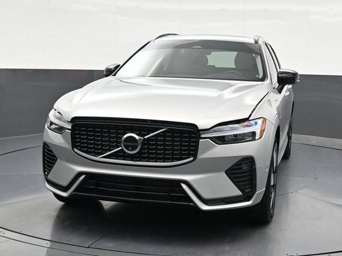 Certified 2025 Volvo XC60 T8 Plus w/ Protection Package Premier AWD/4WD image 9