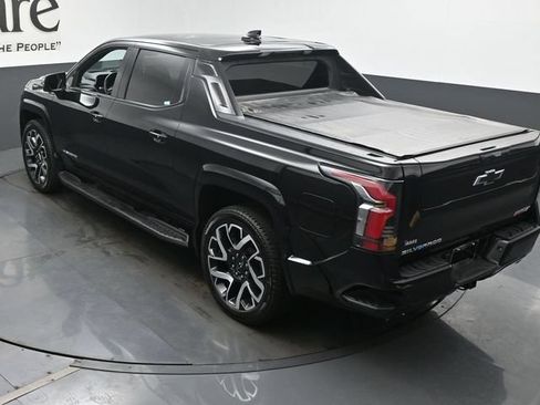 Used 2024 Chevrolet Silverado EV RST AWD/4WD image 40