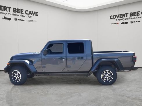 New 2025 Jeep Gladiator Sport image 8