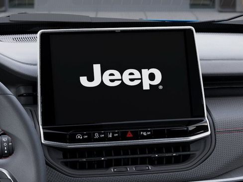 New 2026 Jeep Compass Trailhawk w/ Sun, Sound & Navigation Group AWD/4WD image 18
