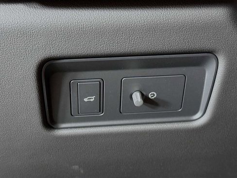 New 2026 Jaguar F-PACE R-Dynamic S image 10