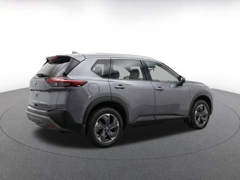 Used 2025 Nissan Rogue SV AWD/4WD image 9