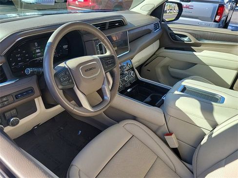 Used 2023 GMC Yukon Denali image 7