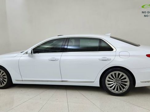 Used 2019 Genesis G90 3.3T Premium RWD image 4