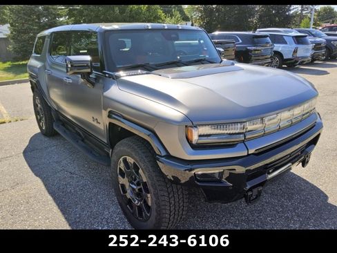 Used 2026 GMC Hummer EV 3X AWD/4WD image 3