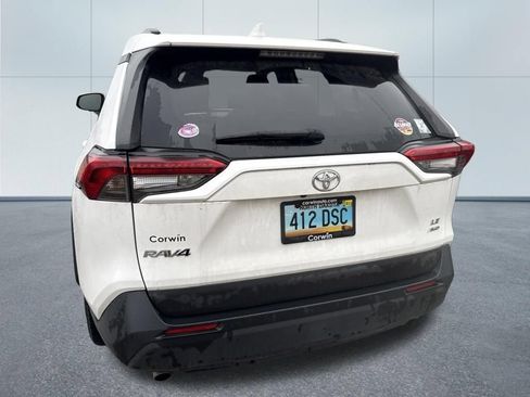 Used 2019 Toyota RAV4 LE w/ All Weather Liner Package AWD/4WD image 8