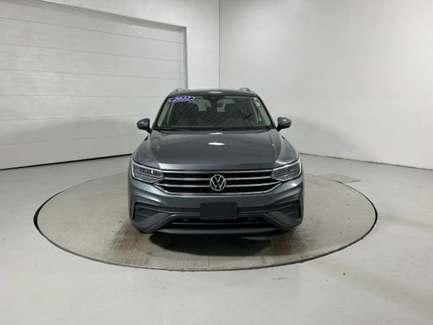 Used 2022 Volkswagen Tiguan SE AWD/4WD image 16