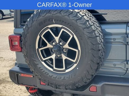 Used 2024 Jeep Wrangler Unlimited Rubicon AWD/4WD image 10