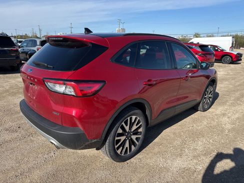 Used 2020 Ford Escape SE Sport image 3