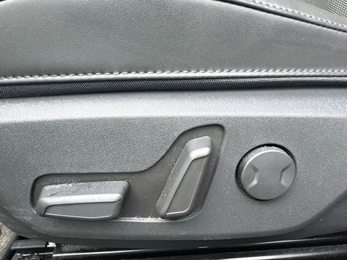 Used 2024 Kia Niro Wind w/ Wind Preserve Package FWD image 3