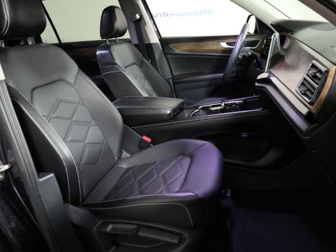 Used 2024 Volkswagen Atlas SE FWD image 19