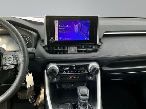 Used 2023 Toyota RAV4 LE AWD/4WD image 9