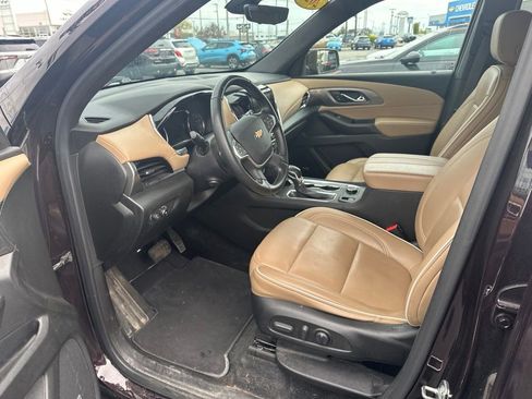 Used 2023 Chevrolet Traverse Premier AWD/4WD image 7