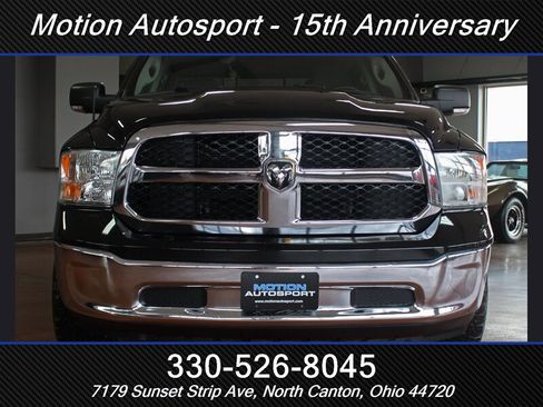 Used 2020 RAM 1500 Classic SLT w/ Luxury Group AWD/4WD image 3
