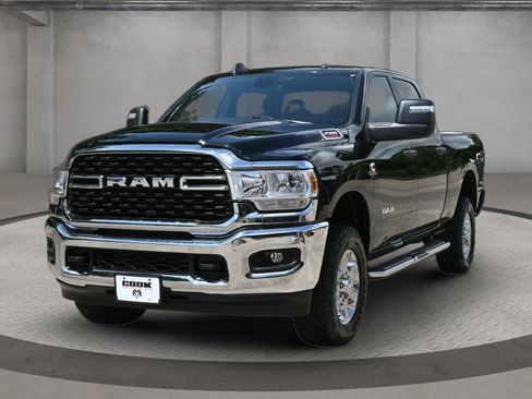 Used 2024 RAM 2500 Big Horn AWD/4WD image 1