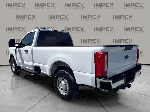 Used 2023 Ford F250 XL RWD image 2