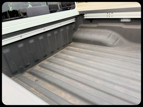 Used 2024 Nissan Frontier SV w/ SV Convenience Package RWD image 18