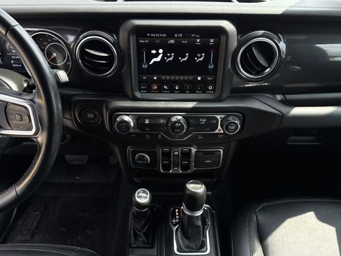 Used 2021 Jeep Wrangler Unlimited Sahara image 21