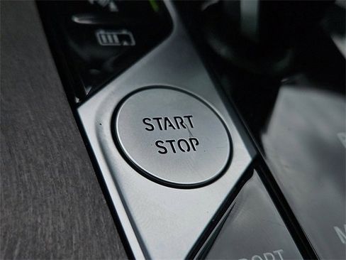 Used 2022 BMW X5 xDrive45e image 25