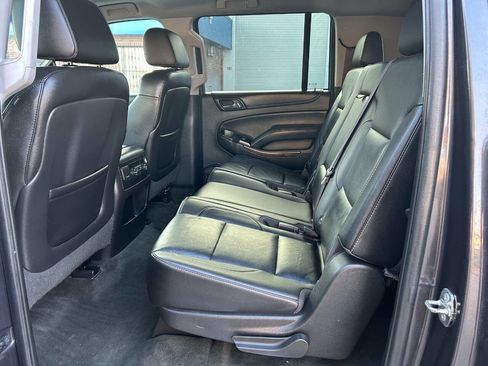 Used 2015 Chevrolet Suburban LT image 12