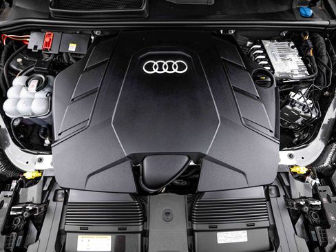 Certified 2025 Audi Q7 3.0T Premium Plus w/ Premium Plus Package AWD/4WD image 20