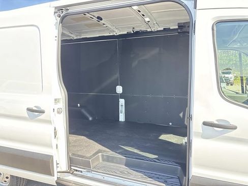 New 2026 Ford Transit 250 148 Medium Roof RWD image 17