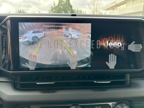 Used 2025 Jeep Wrangler Rubicon image 26